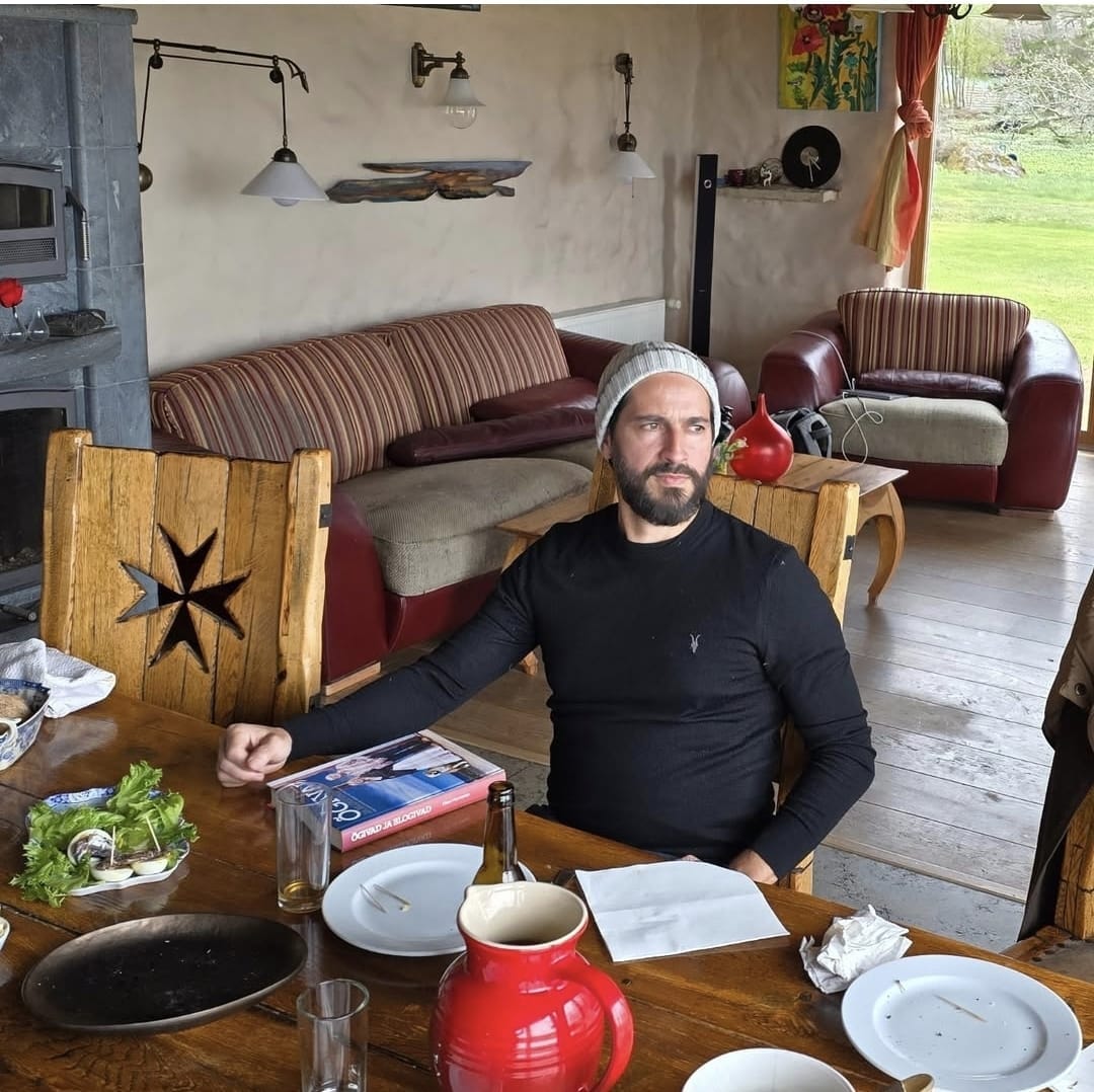 Expresso Futuro — Estonia, rustic house